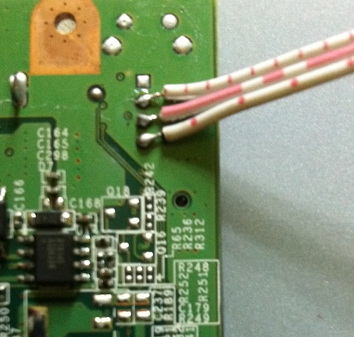 pogoplug_v4_serial_soldered